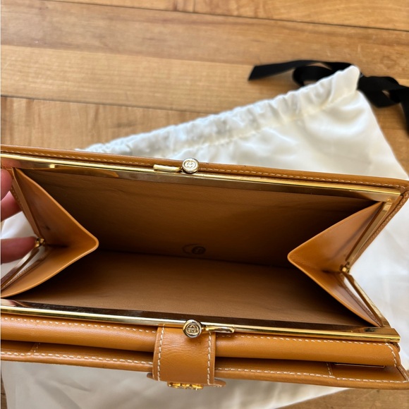 Gucci Tan and Brown Monogram Wallet - Picture 10 of 13